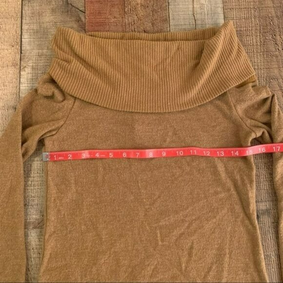 Juniper Cozy Rib Mix Off-Shoulder Whiskey Sweater By Project Social T Size S - Picture 2 of 11